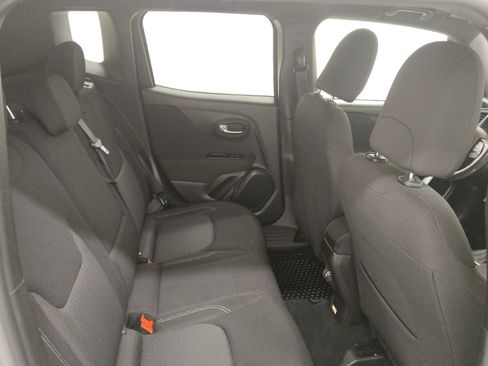 Used 2021 Jeep Renegade Latitude AWD/4WD image 19