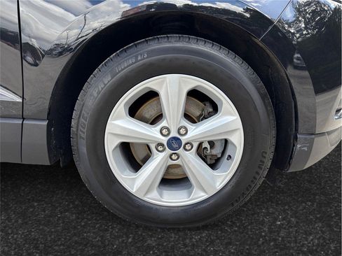 Used 2020 Ford Edge SE image 13