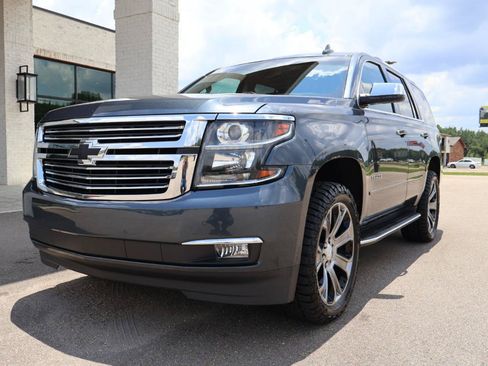Used 2020 Chevrolet Tahoe Premier RWD image 2