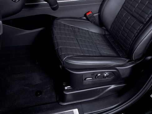 Used 2025 Cadillac Escalade V image 20