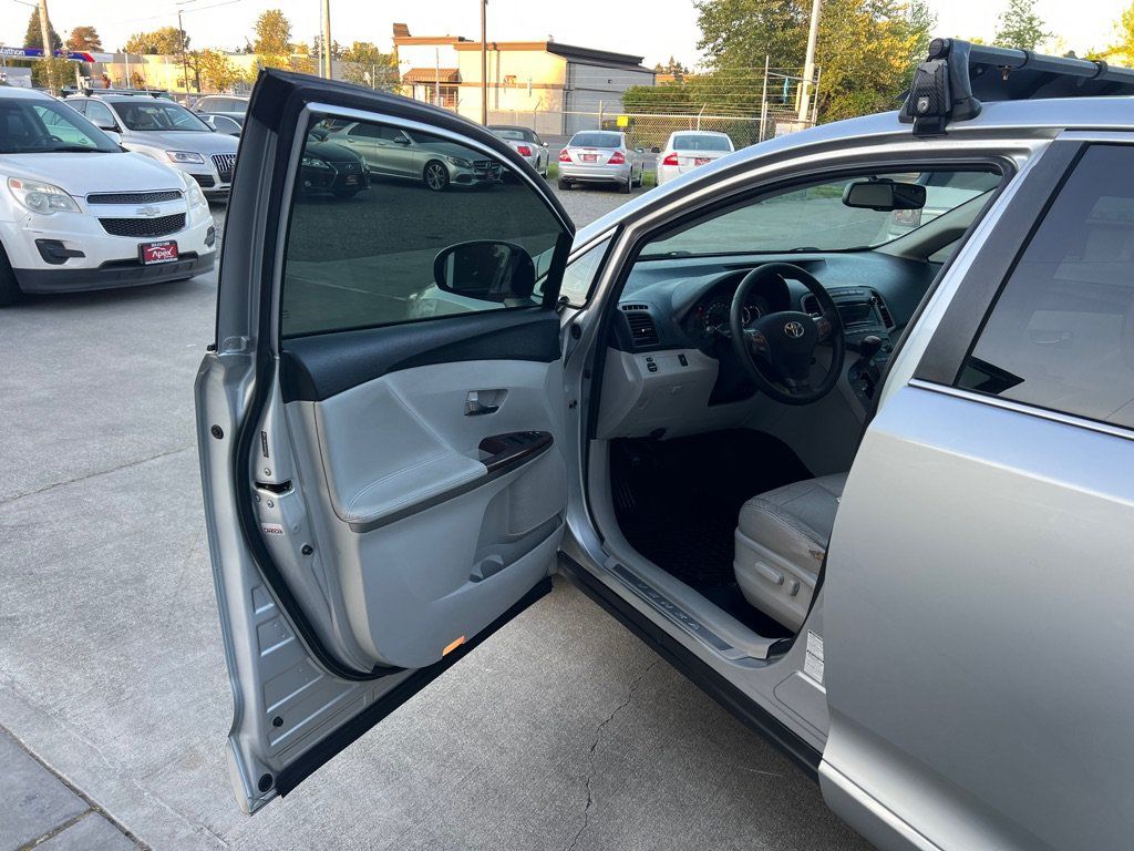 Used 2011 Toyota Venza AWD w/ Comfort Pkg image 9