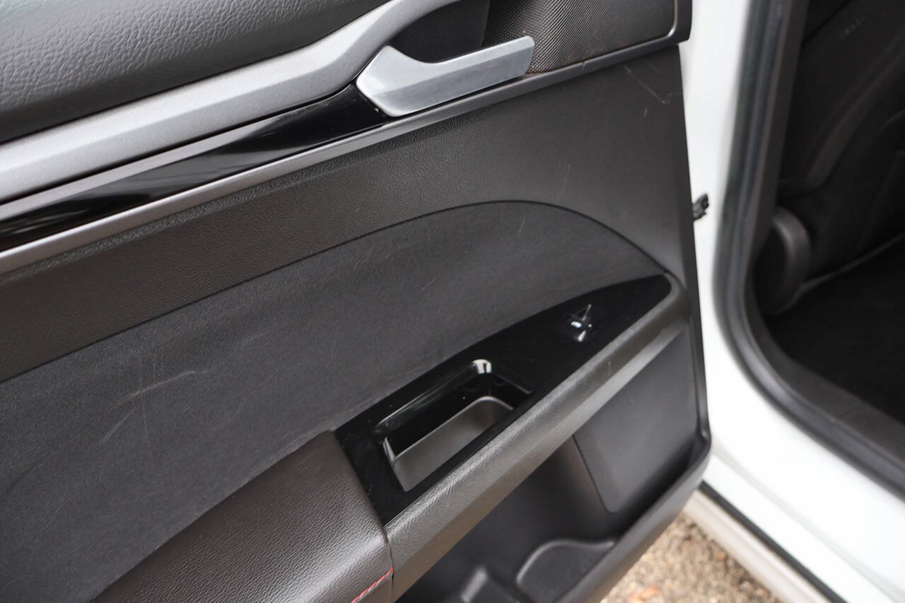 Used 2013 Ford Fusion SE FWD image 14