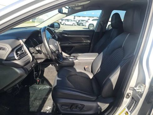 Used 2022 Toyota Camry SE w/ Convenience Package FWD image 9