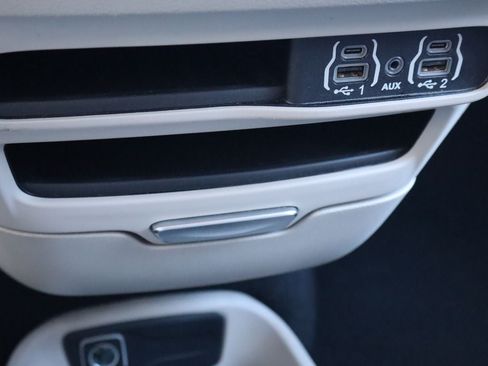 Used 2023 Chrysler Pacifica Touring-L FWD image 25