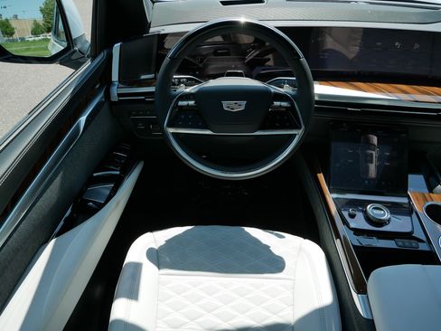 New 2026 Cadillac Escalade Platinum Sport AWD/4WD image 13
