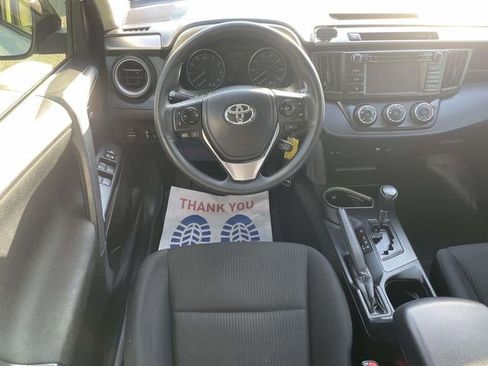 Used 2017 Toyota RAV4 LE FWD image 12