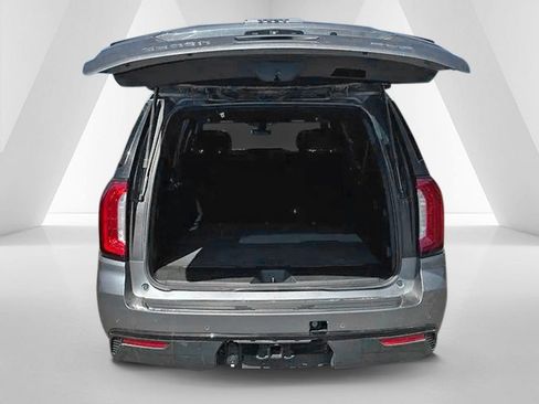 Used 2022 GMC Yukon XL SLE w/ Gmc Pro Safety Plus Package AWD/4WD image 36