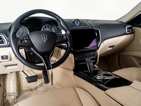 Used 2022 Maserati Ghibli Modena image 2