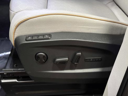 New 2025 Volkswagen ID. Buzz 1st Edition image 20