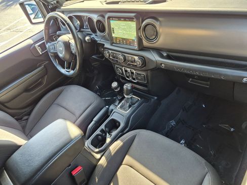 Used 2023 Jeep Wrangler Unlimited w/ Cold Weather Group AWD/4WD image 19
