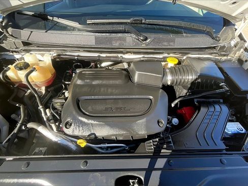 Used 2019 Chrysler Pacifica Touring-L Plus w/ Advanced Safetytec Group image 28