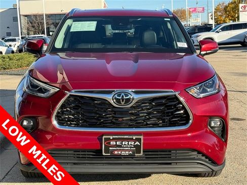 Used 2023 Toyota Highlander Limited image 10