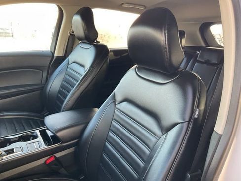 Used 2019 Ford Edge SEL w/ Equipment Group 201A image 7