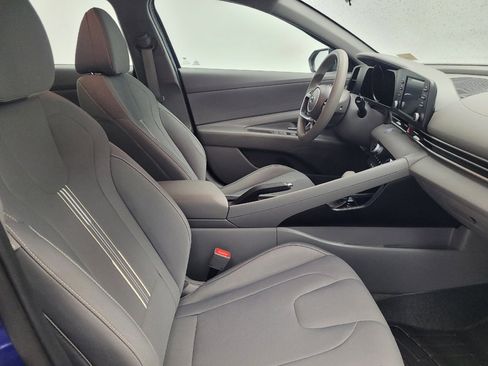 Used 2023 Hyundai Elantra SEL image 21