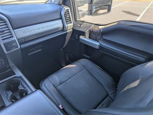 Used 2017 Ford F250 Lariat w/ Lariat Value Package image 16