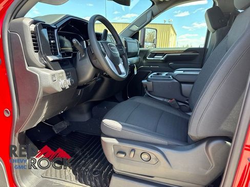 New 2026 GMC Sierra 2500 SLE w/ SLE Value Package; AWD/4WD image 10