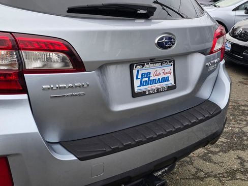 Used 2015 Subaru Outback 2.5i Limited image 14