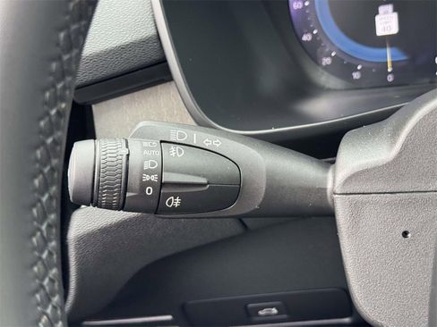 Certified 2023 Volvo XC40 B5 Plus w/ Driver Assist Package image 22