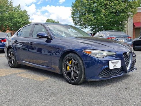 Used 2017 Alfa Romeo Giulia Ti w/ TI 19" Sport Package image 3