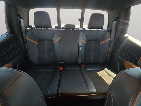 Used 2024 GMC Canyon AT4 w/ Technology Package AWD/4WD image 16