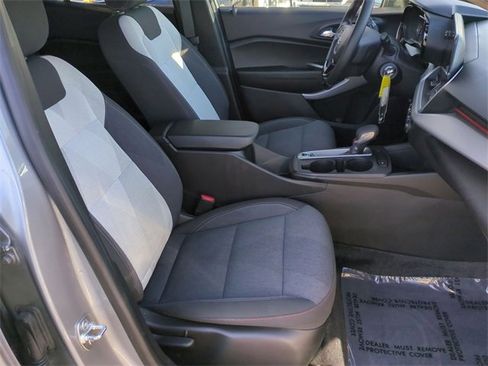 Used 2024 Chevrolet Trax RS w/ Driver Confidence Package image 25