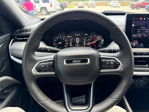 Used 2024 Jeep Compass Sport AWD/4WD image 11