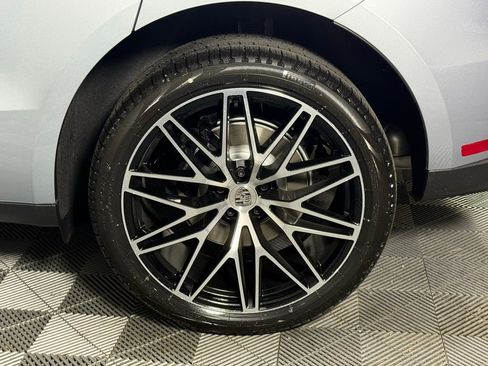 New 2026 Porsche Macan S image 12