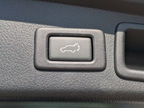 Used 2015 Subaru Forester 2.5i Limited image 14