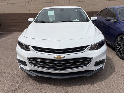 Used 2018 Chevrolet Malibu LT FWD image 3