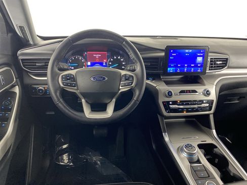 Used 2021 Ford Explorer XLT w/ Equipment Group 202A image 39