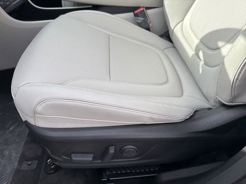 New 2025 Hyundai Tucson Limited image 14