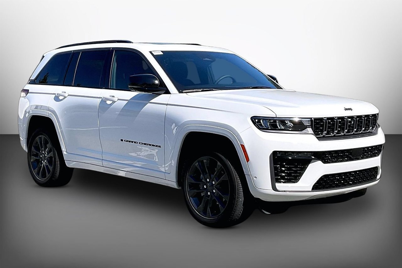 Used 2026 Jeep Grand Cherokee Limited AWD/4WD image 1