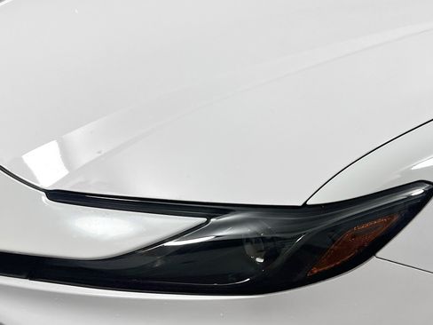 Used 2025 Toyota Camry SE FWD image 11