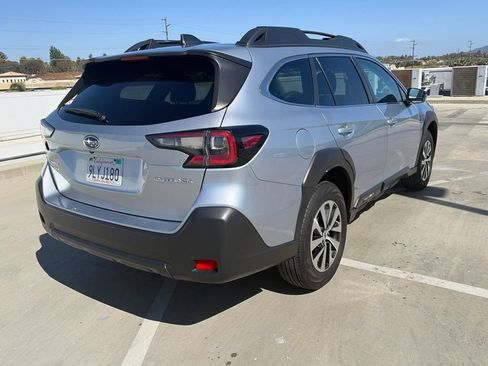 Certified 2024 Subaru Outback Premium AWD/4WD image 9