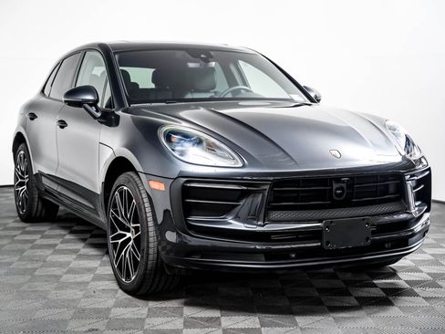 Used 2026 Porsche Macan AWD/4WD image 8