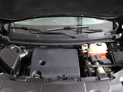 Used 2021 Chevrolet Traverse LS AWD/4WD image 18