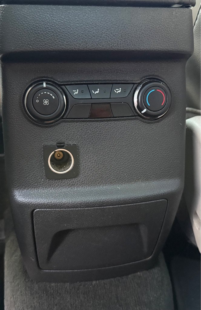 Used 2015 Ford Explorer XLT w/ Equipment Group 202A FWD image 18