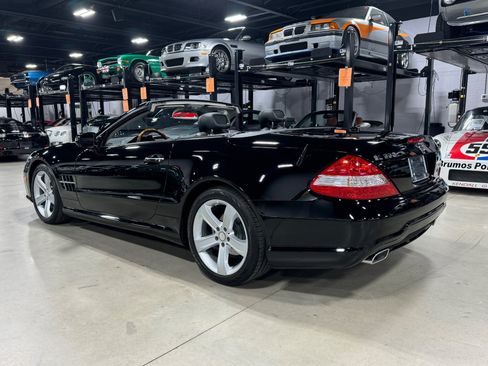 Used 2009 Mercedes-Benz SL 550 image 3
