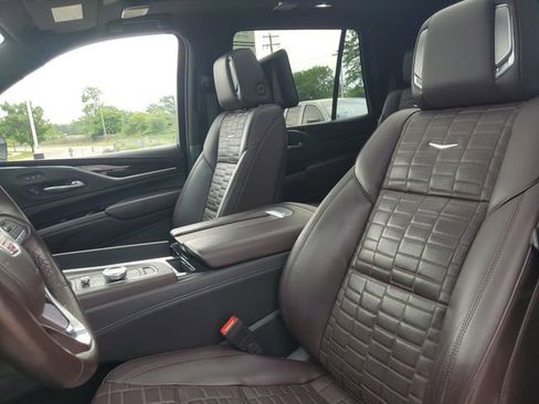 Used 2021 Cadillac Escalade Premium Luxury Platinum w/ Heavy-Duty Trailer Package AWD/4WD image 5