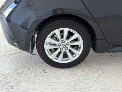 Used 2025 Toyota Corolla SE FWD image 12
