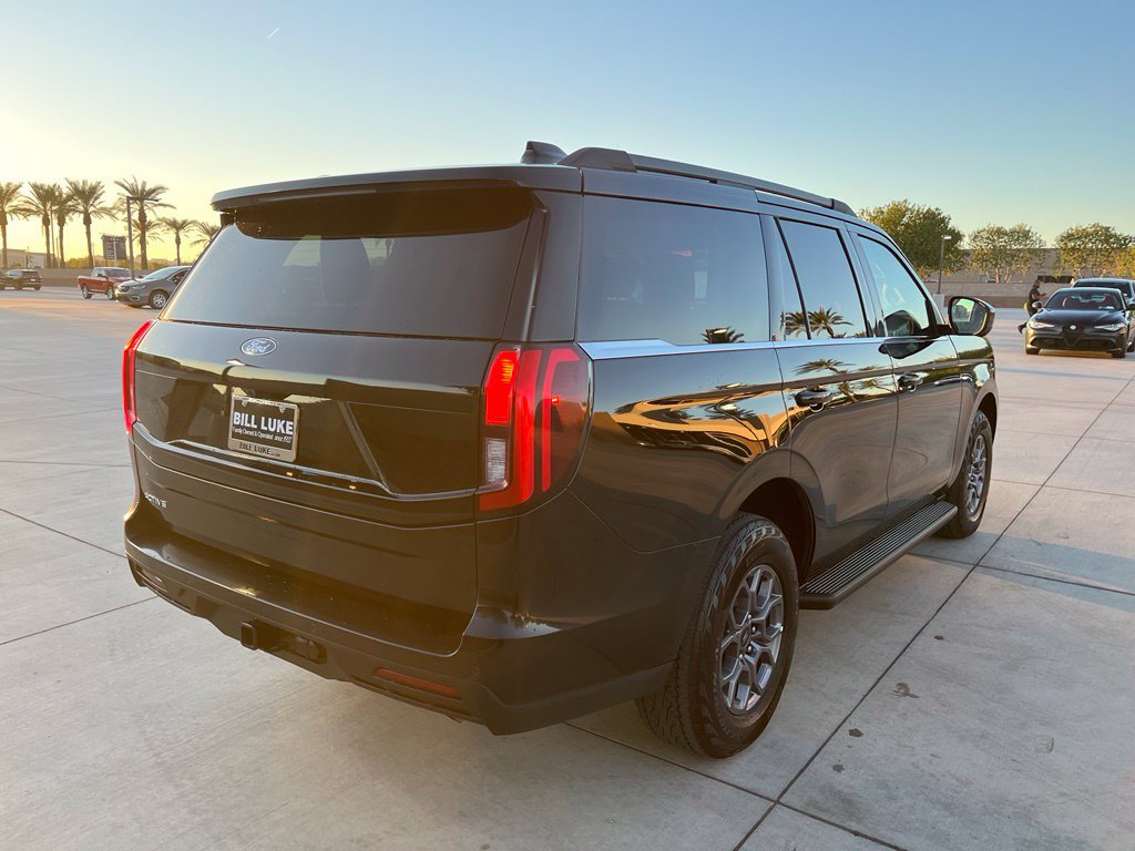 Used 2025 Ford Expedition Active AWD/4WD image 8