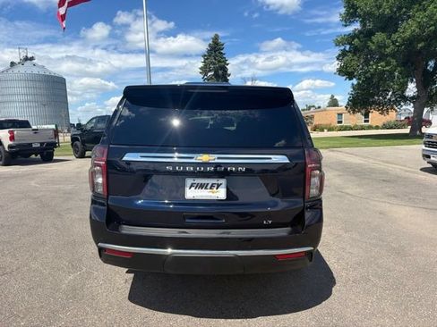 Used 2023 Chevrolet Suburban LT w/ Luxury Package AWD/4WD image 6