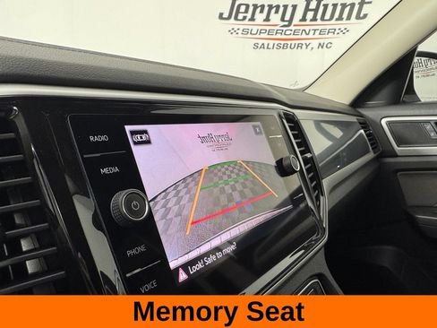 Used 2023 Volkswagen Atlas SEL R-Line AWD/4WD image 15