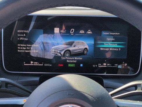 Used 2026 Mercedes-Benz GLC 350e 4MATIC image 10