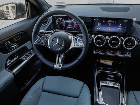New 2026 Mercedes-Benz GLA 250 4MATIC image 14