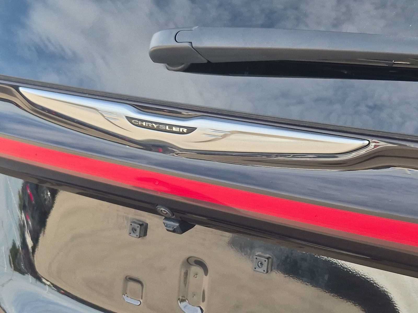 Used 2026 Chrysler Pacifica Select FWD image 13