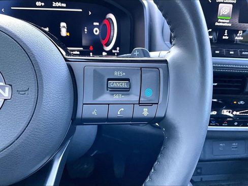 Used 2022 Nissan Rogue Platinum w/ Head-Up Display Package image 25