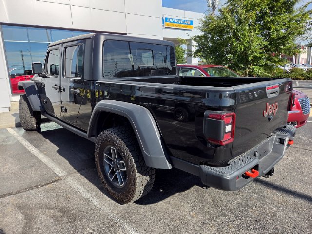 Used 2024 Jeep Gladiator Mojave w/ Convenience Group AWD/4WD image 10