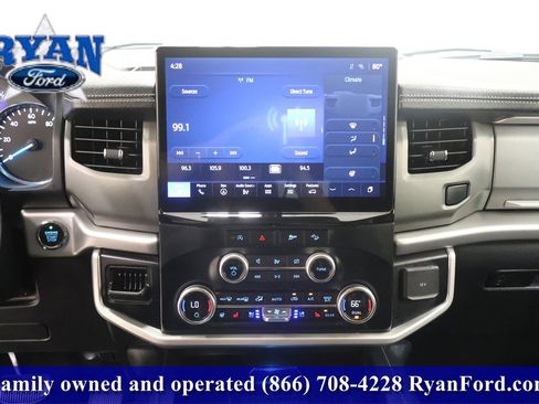 Used 2024 Ford Expedition XLT image 25