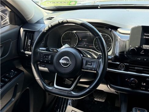 Used 2022 Nissan Pathfinder SL FWD image 36